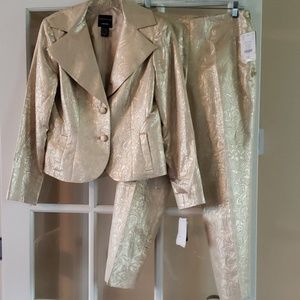 Doncaster Collection Pant Suit gold & cream